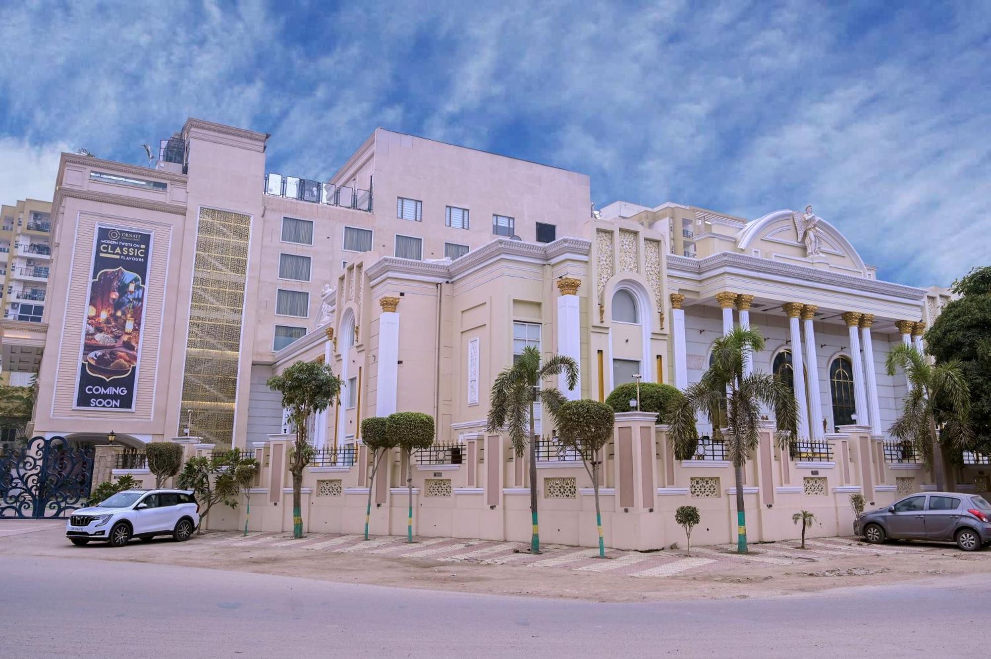 Hotel Ornate Lakhnaú Exteriér fotografie